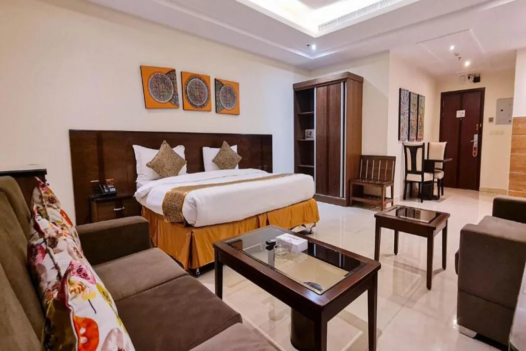 Golden New Hira Hotel