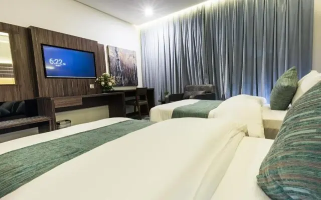 White Diamond 2. Sari, photo 5